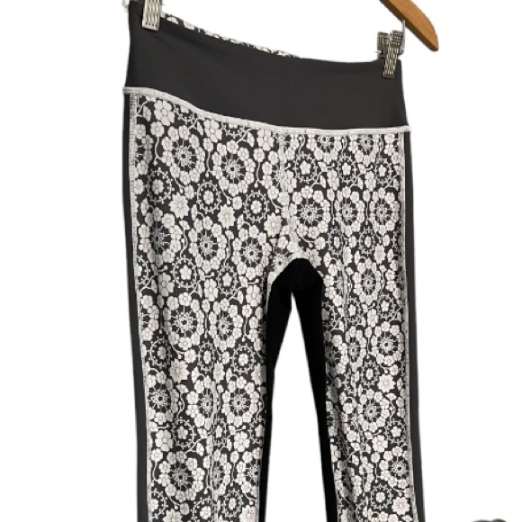 Lululemon compass pants. - Picture 5 of 7